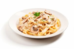 Pâtes aux Champignons et Sauce Crémeuse au Parmesan