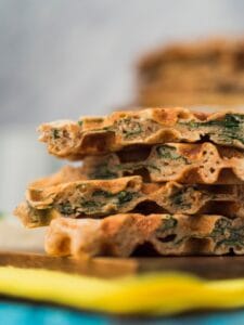 Gaufres salées aux épinards et herbes du jardin