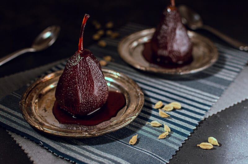 Pere al Vino Rosso (Poires pochées au vin rouge épicé)