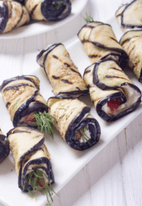 Involtini di Melanzane alla Calabrese (Roulés d’aubergine farcis à la ricotta, sauce tomate épicée)