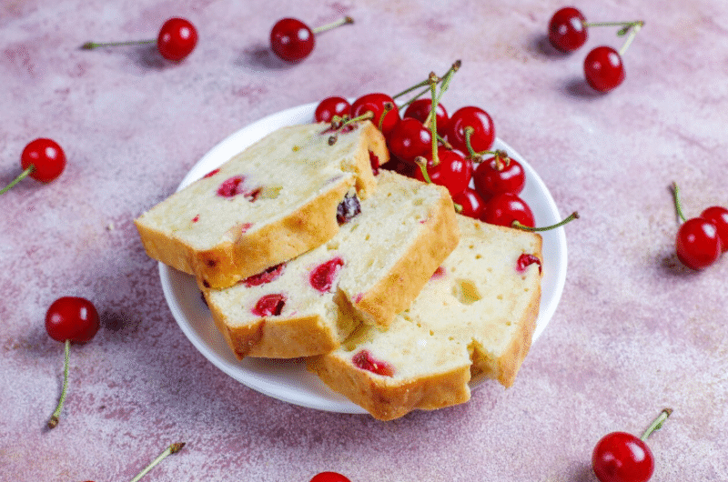 Cake aux cerises du jardin