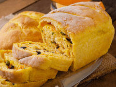Pain Brioché à la Courge, Olives & Graines (Origine : France / Recette végétarienne créative)